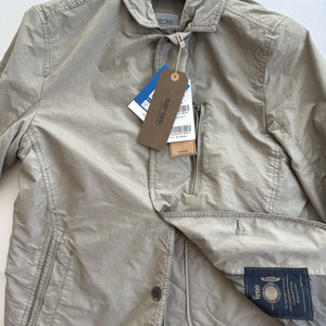 시리즈1969 브랜드의 베이지 컬러 아노락 자켓