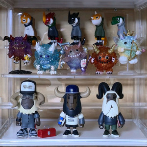 팝마트 아트토이들 여러가지 판매