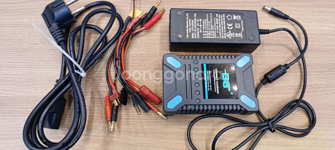 RC용 배터리 충전기 판매합니다.--4