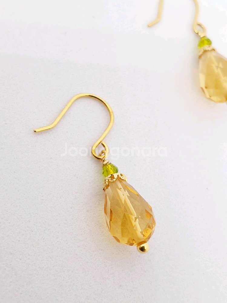 샴페인 골드 수정 원석 귀걸이--1