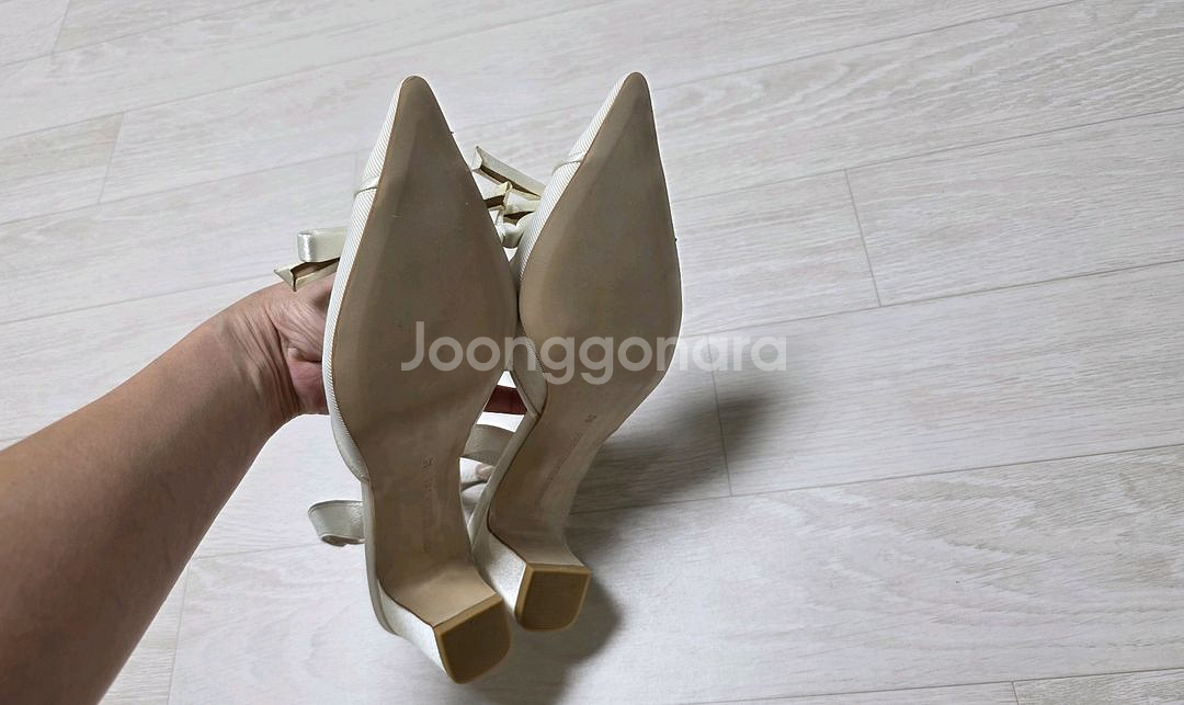 마이아이코 클래식 그레이스 슬링백 아이보리 37 (240) 판매합니다.새상품!--2