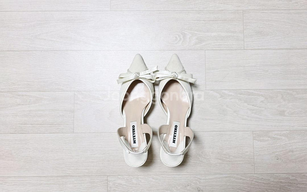 마이아이코 클래식 그레이스 슬링백 아이보리 37 (240) 판매합니다.새상품!--1