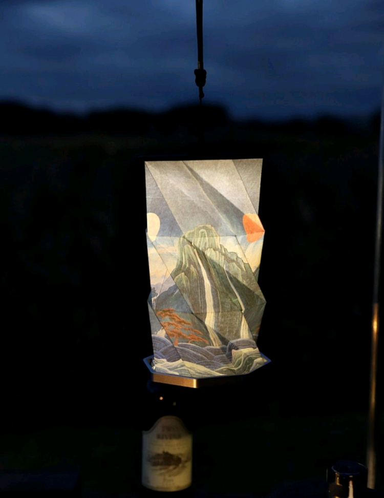 새상품) 맥스X루메나 한정판 랜턴 일월오봉도 팝니다(가스 빼고) 이미지