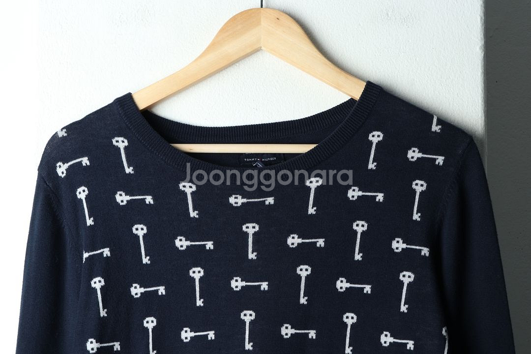 W(M) 타미힐피거 니트 네이비 패턴 유니크--2