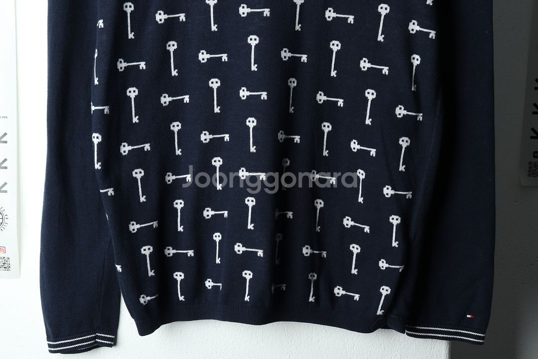 W(M) 타미힐피거 니트 네이비 패턴 유니크--3
