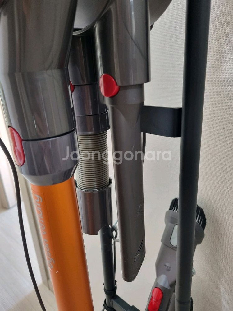 다이슨 V8 무선청소기--2