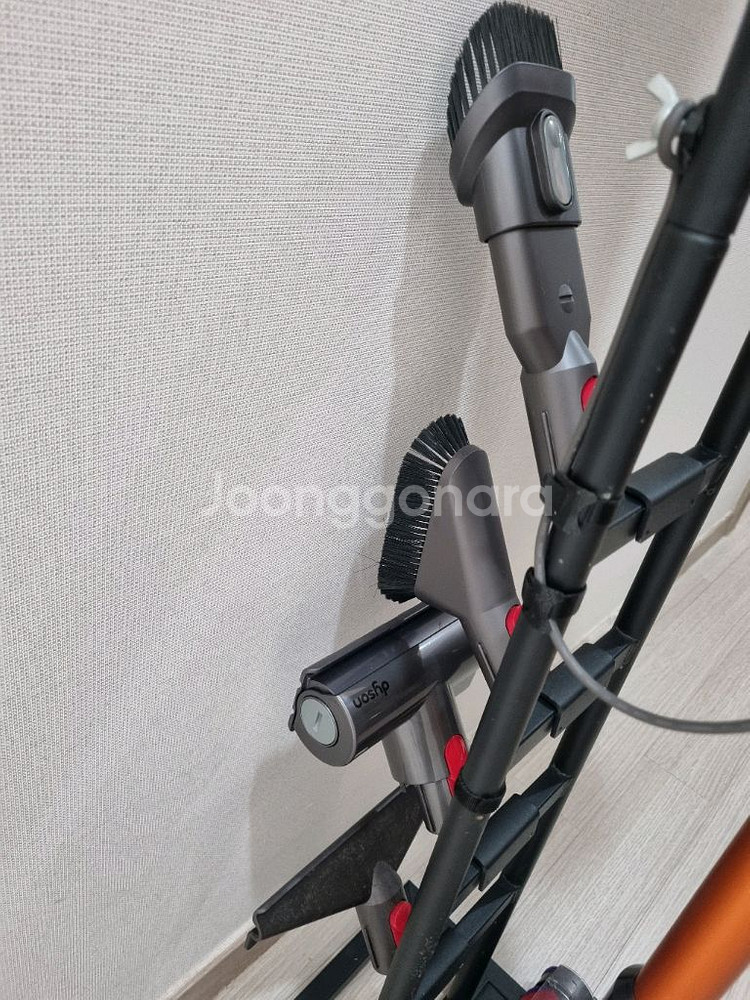 다이슨 V8 무선청소기--1