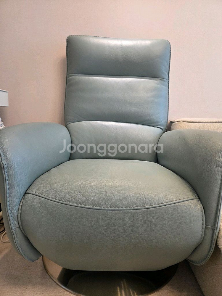 리바트 천연황소가죽 전동 1인 리클라이너 소파 베케이션v5--2