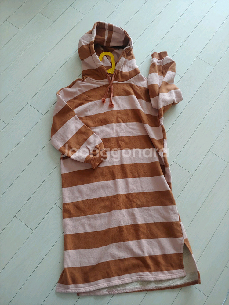 여아 150사이즈 정도 롱후드 기모 원피스(반값택포)--3