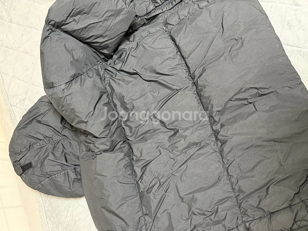 스톤 아일랜드 크링클랩스 후드 다운 자켓 블랙 (패딩)--1