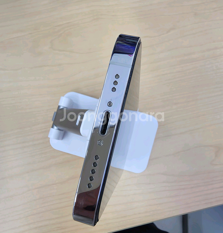 아이폰14프로 실버 128기가 판매합니다--4