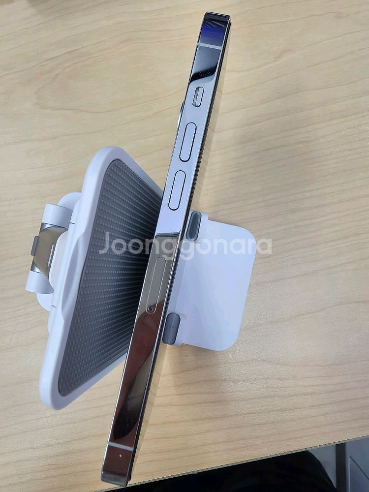 아이폰14프로 실버 128기가 판매합니다--3