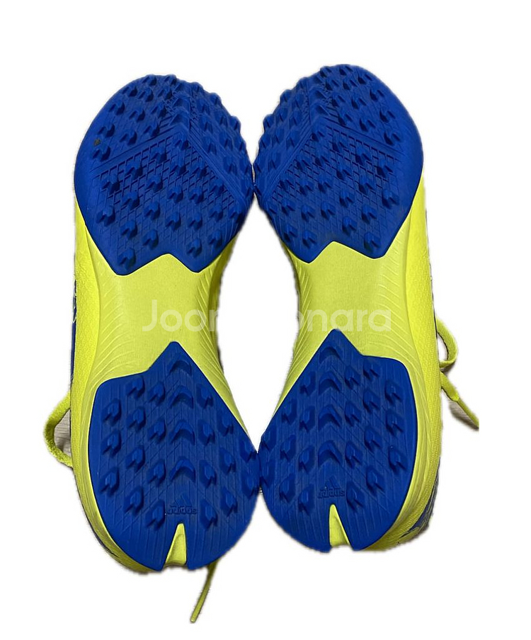 아디다스 x 마블 콜라보 풋살화 판매합니다--2