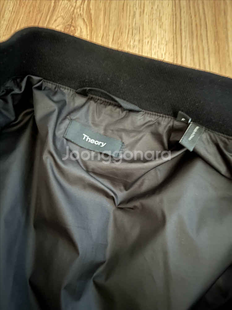 띠어리 경량 다운패딩--1