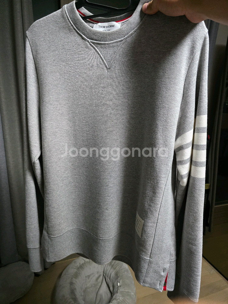 톰브라운 맨투맨 2사이즈--0