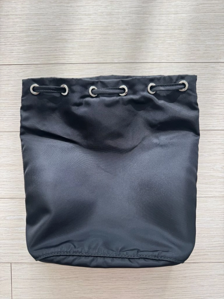 프라다 테수토 나일론 파우치 이미지