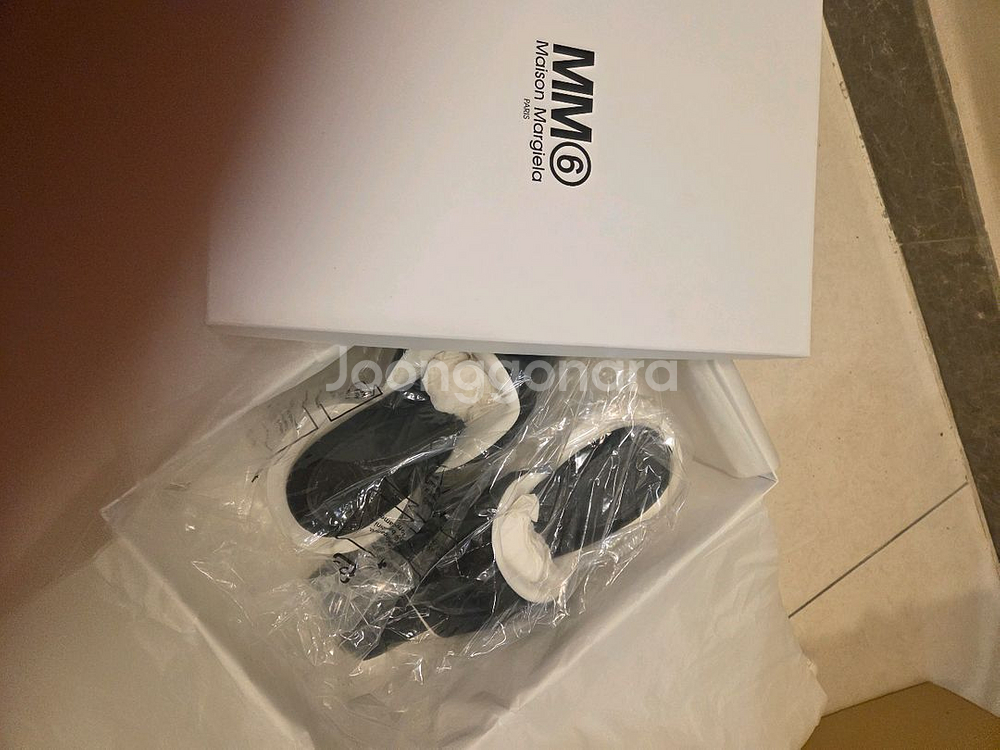 MM6 마르지엘라 레더 슬링백.정품--1