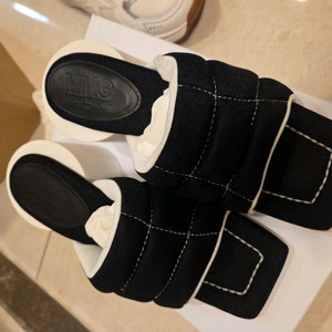 MM6 마르지엘라 레더 슬링백.정품