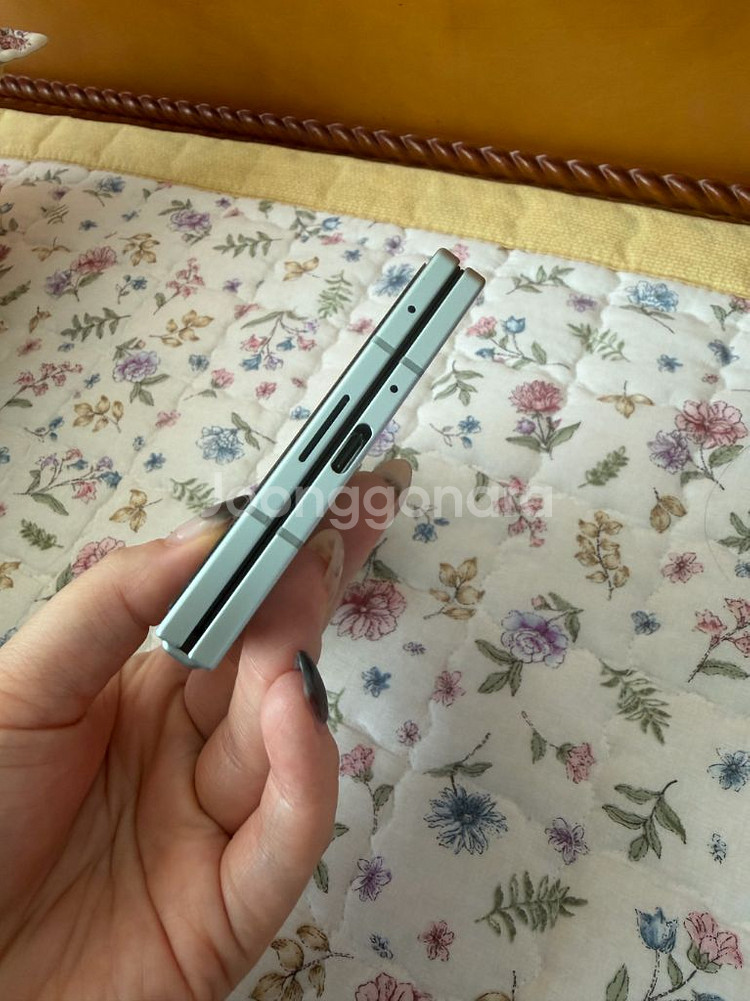 폴드7 민트 512 A급 판매합니다--5