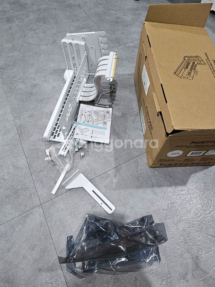 PHANTEKS 그래픽카드 회전형 라이저킷 화이트--0