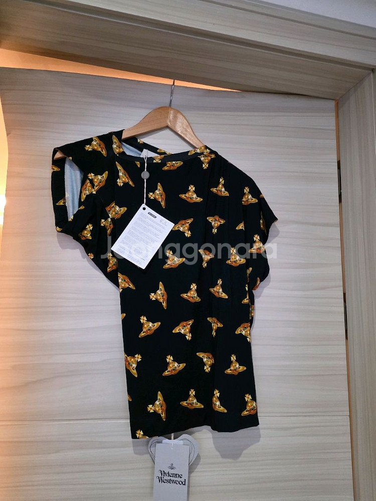 정품 비비안웨스트우드 탑 티셔츠--3
