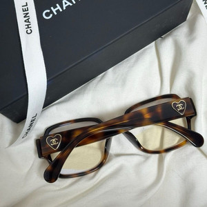 [구해요] 샤넬 하트 안경 톨토이즈 하바나 54