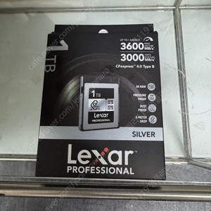 CF Express Type B 메모리카드 1TB