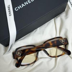 [구해요] 샤넬 하트 안경 톨토이즈 하바나 54