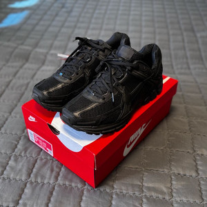 나이키 줌 보메로5 블랙 285사이즈 판매