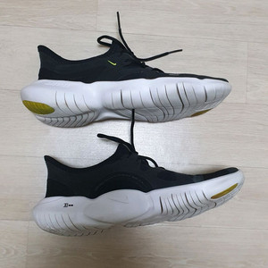 2개 4만원!나이키 운동화 런닝화 사이즈250.나이키 우먼스 프리런5