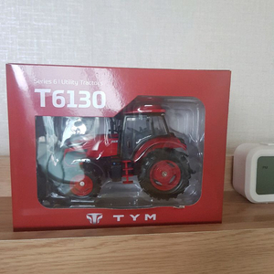 TYM T6130 트랙터 미니어처