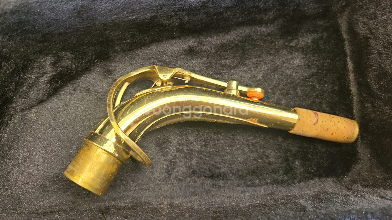 에본느 알토 색소폰 팝니다--4