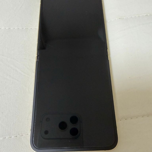 z플립6 팝니다 힌지쪽 하자있어요