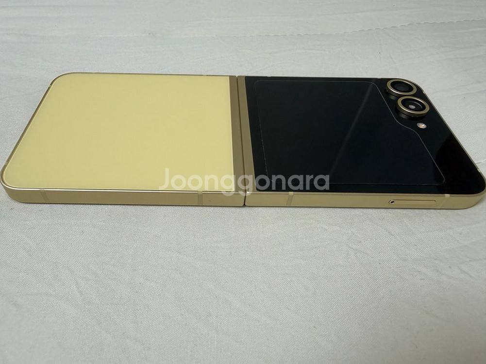 z플립6 팝니다 힌지쪽 하자있어요--4