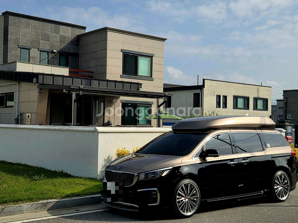 더뉴카니발 하이리무진3.3가솔린(노블클라쎄)팝니다--0