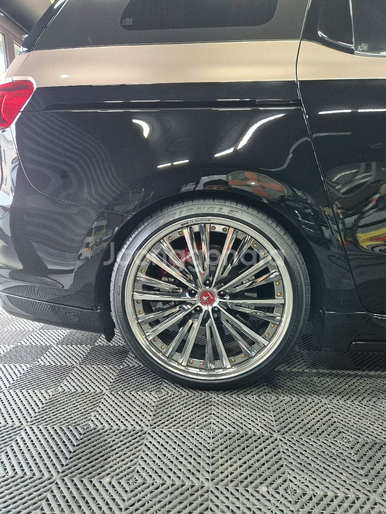 더뉴카니발 하이리무진3.3가솔린(노블클라쎄)팝니다--4