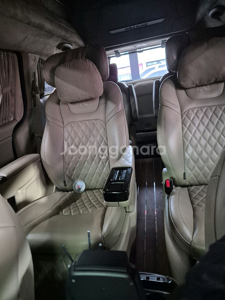 더뉴카니발 하이리무진3.3가솔린(노블클라쎄)팝니다--7