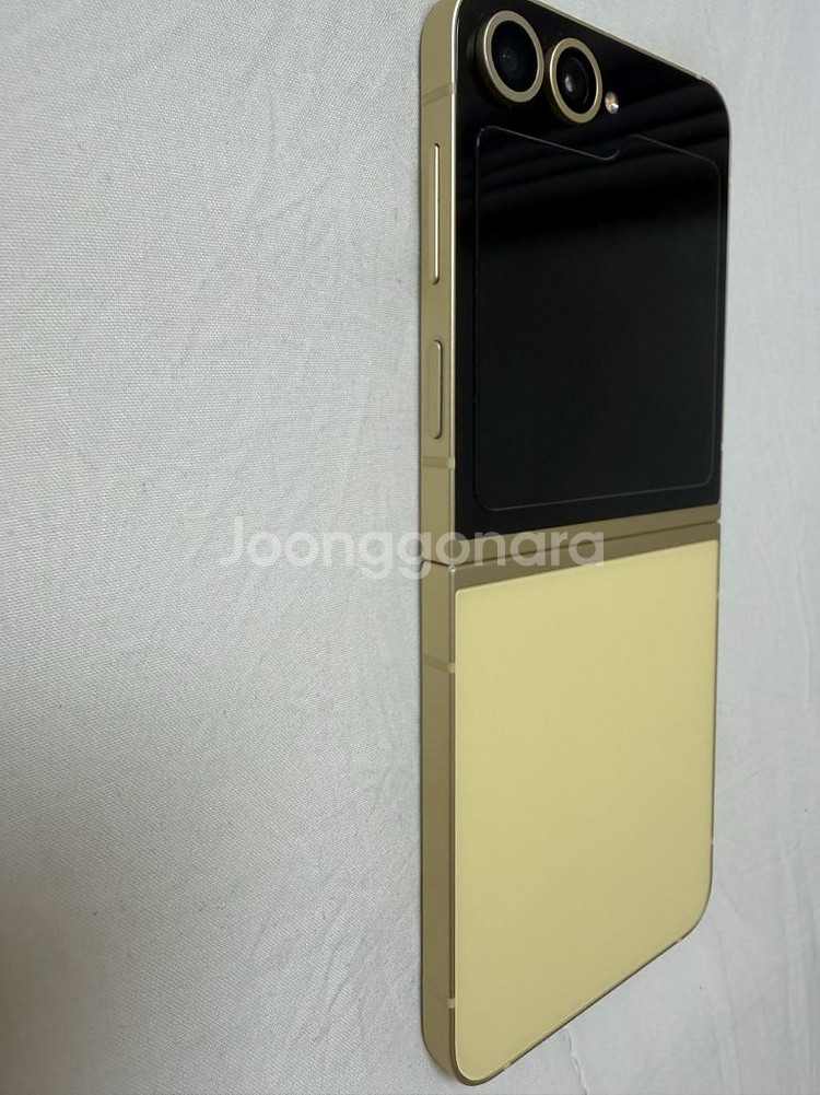 z플립6 팝니다 힌지쪽 하자있어요--12