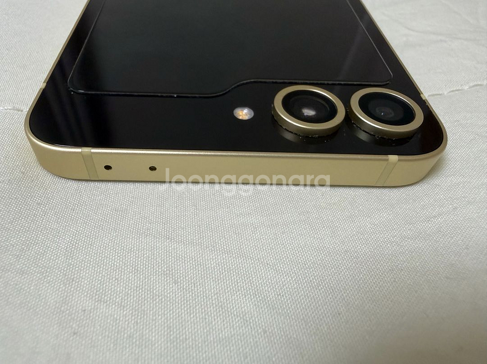 z플립6 팝니다 힌지쪽 하자있어요--13