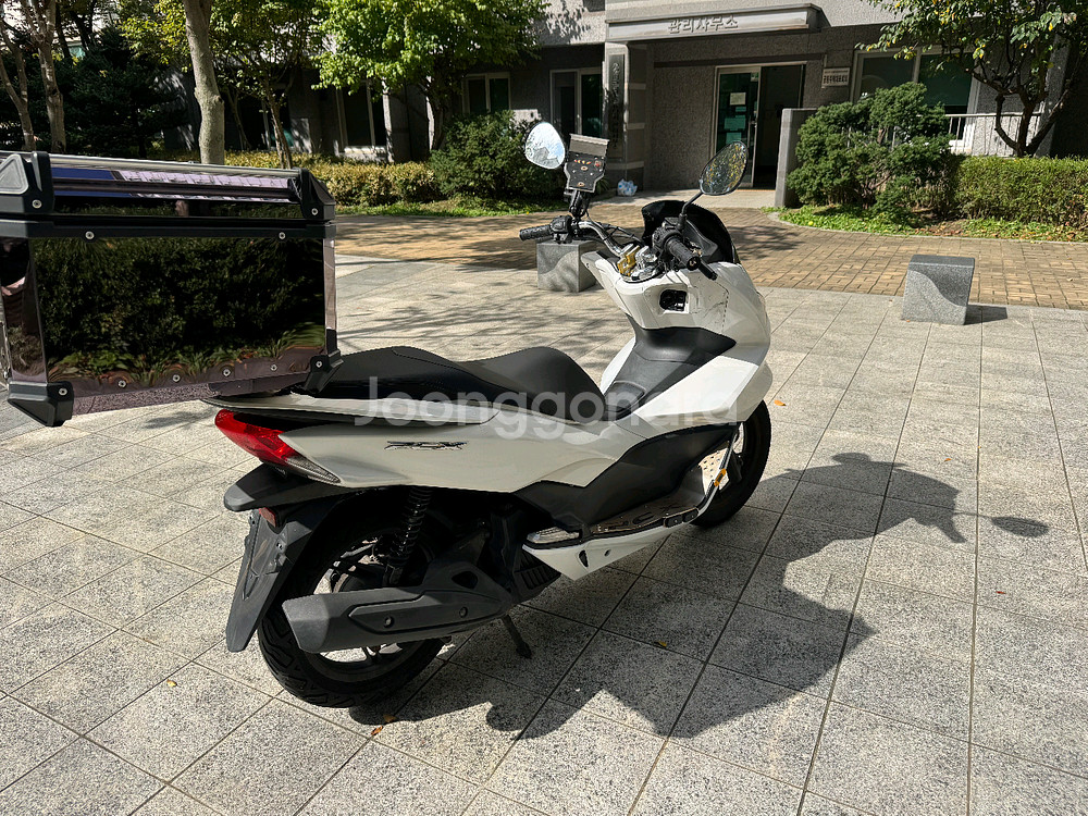 혼다 pcx125 18년 짧은키로수 판매합니다--1