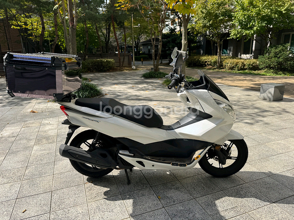 혼다 pcx125 18년 짧은키로수 판매합니다--4