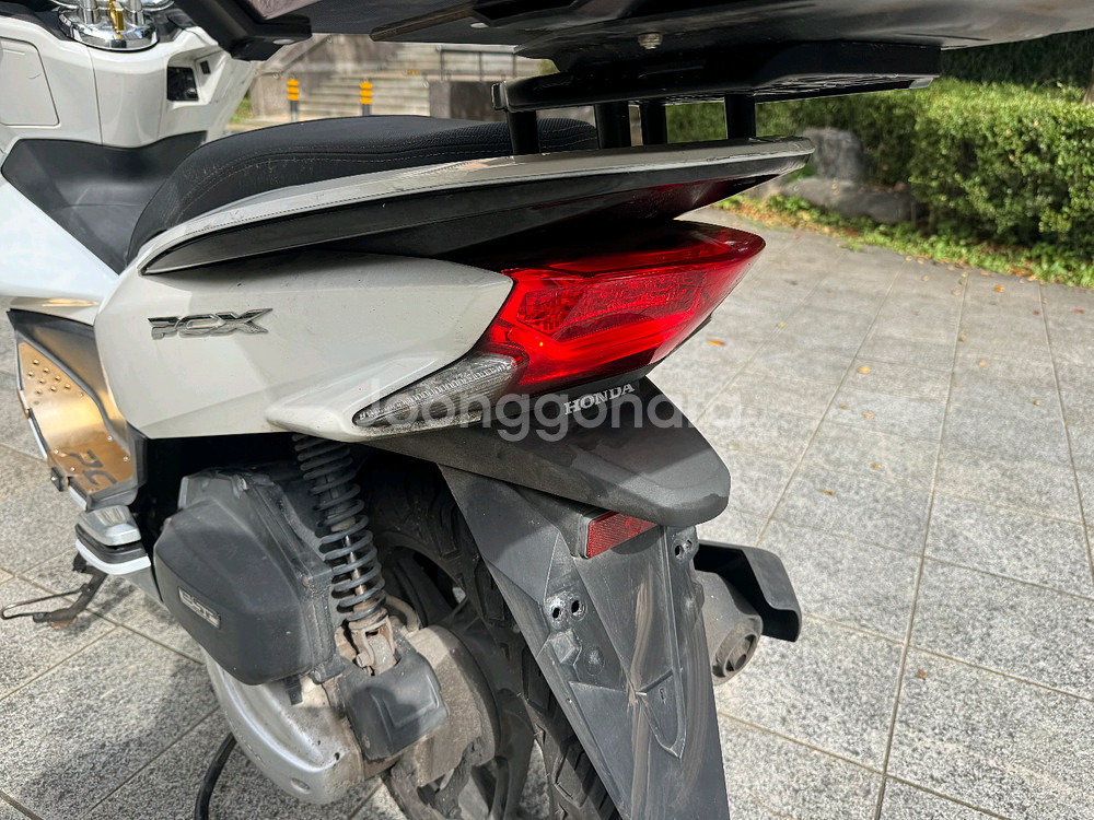 혼다 pcx125 18년 짧은키로수 판매합니다--8