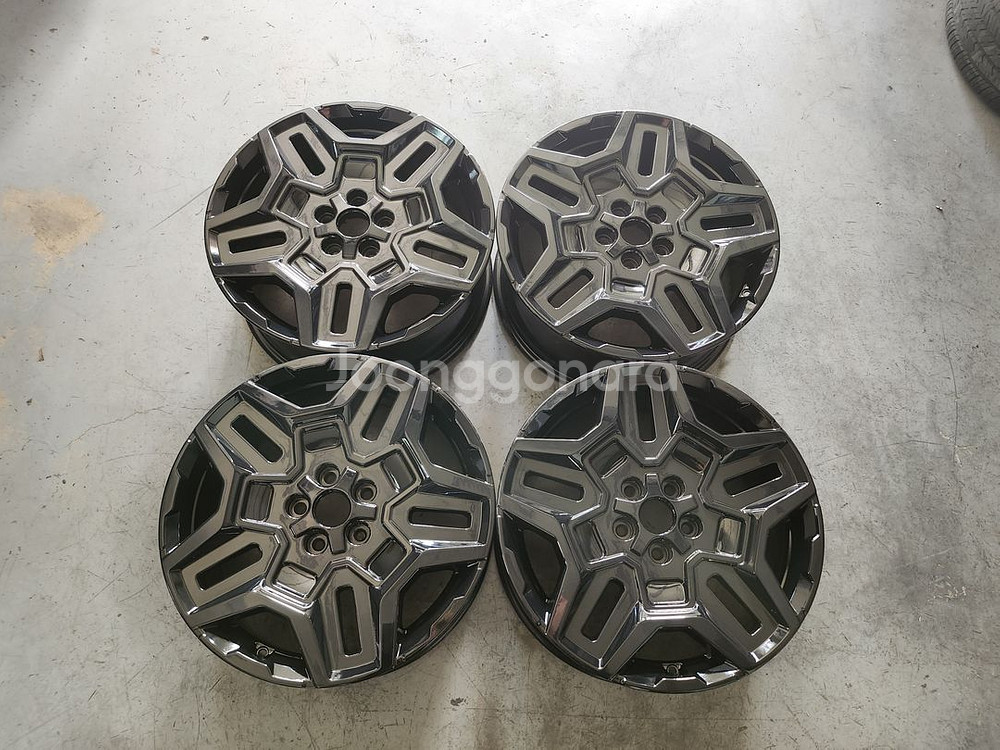 더뉴 싼타페TM 하이브리드 19인치 블랙휠 순정휠 중고휠 팝니다--0