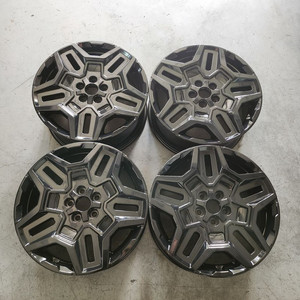 더뉴 싼타페TM 하이브리드 19인치 블랙휠 순정휠 중고휠 팝니다