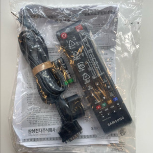 삼성 TV 정품 구성품 (리모컨, 전원선, 어댑터)
