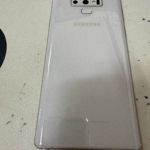 갤럭시 노트9. 128기가 아주 깔끔