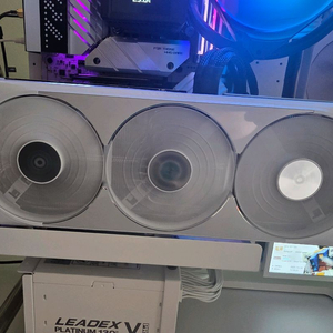 기가바이트 5080 AERO 팝니다.