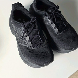 뉴발란스 프레시폼 v14 230사이즈