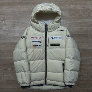 데상트 키즈 아우디 멀티패치 후드 스키패딩 점퍼 [아이보리] 150