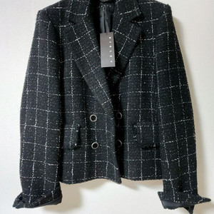 새상품 시슬리 트위드 자켓ㅡ55~66가능